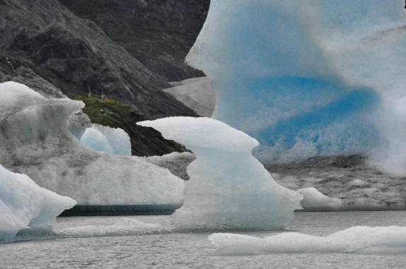 Icebergs e suas formas pontiagudas, na Medenhall Glacier, em Juneau, a capital do Alaska